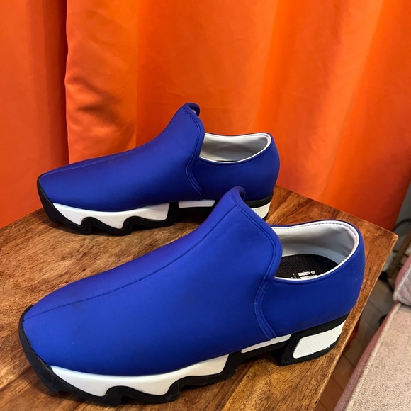 Stylish Blue Slip-On Women's Sneakers EUR 38.5 / US 8.5 IRI - wavy platform - Picture 2 of 6